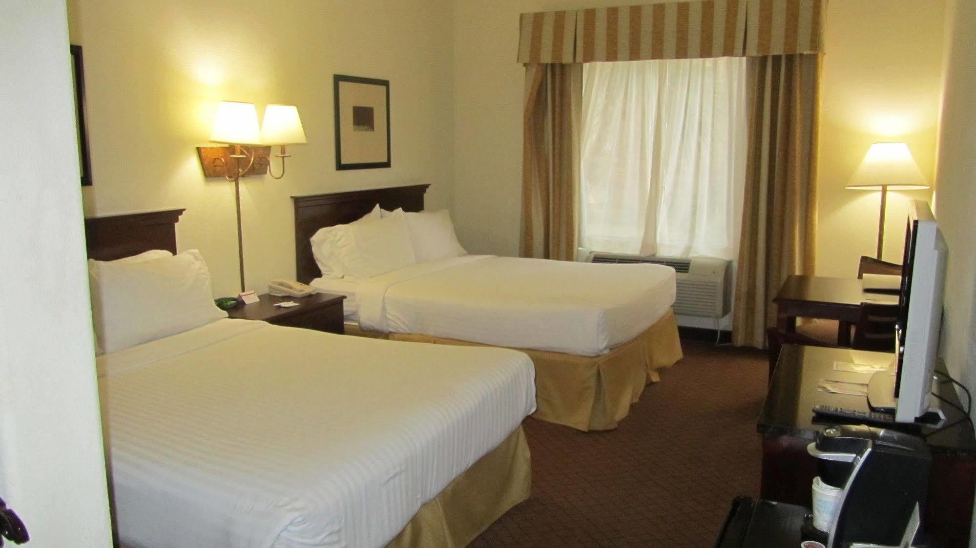 Holiday Inn Express Hotel And Suites Weslaco By Ihg Exterior photo