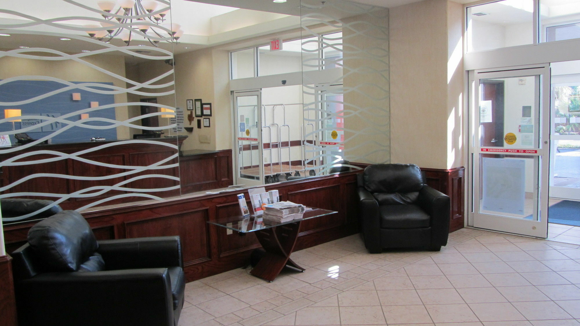 Holiday Inn Express Hotel And Suites Weslaco By Ihg Exterior photo