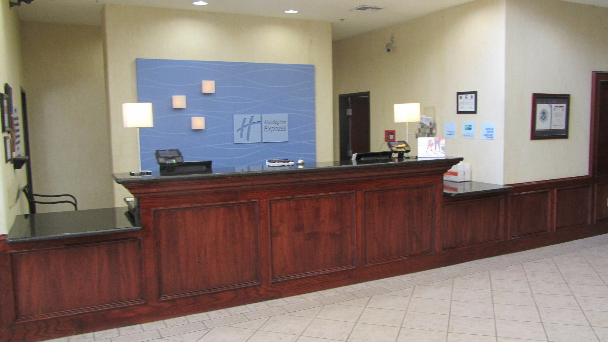 Holiday Inn Express Hotel And Suites Weslaco By Ihg Exterior photo
