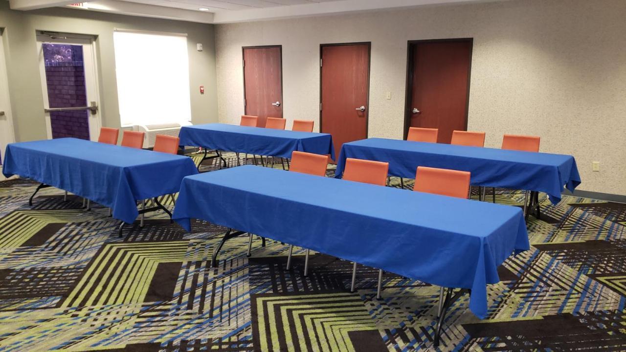 Holiday Inn Express Hotel And Suites Weslaco By Ihg Exterior photo