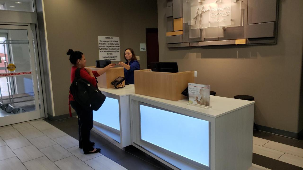 Holiday Inn Express Hotel And Suites Weslaco By Ihg Exterior photo