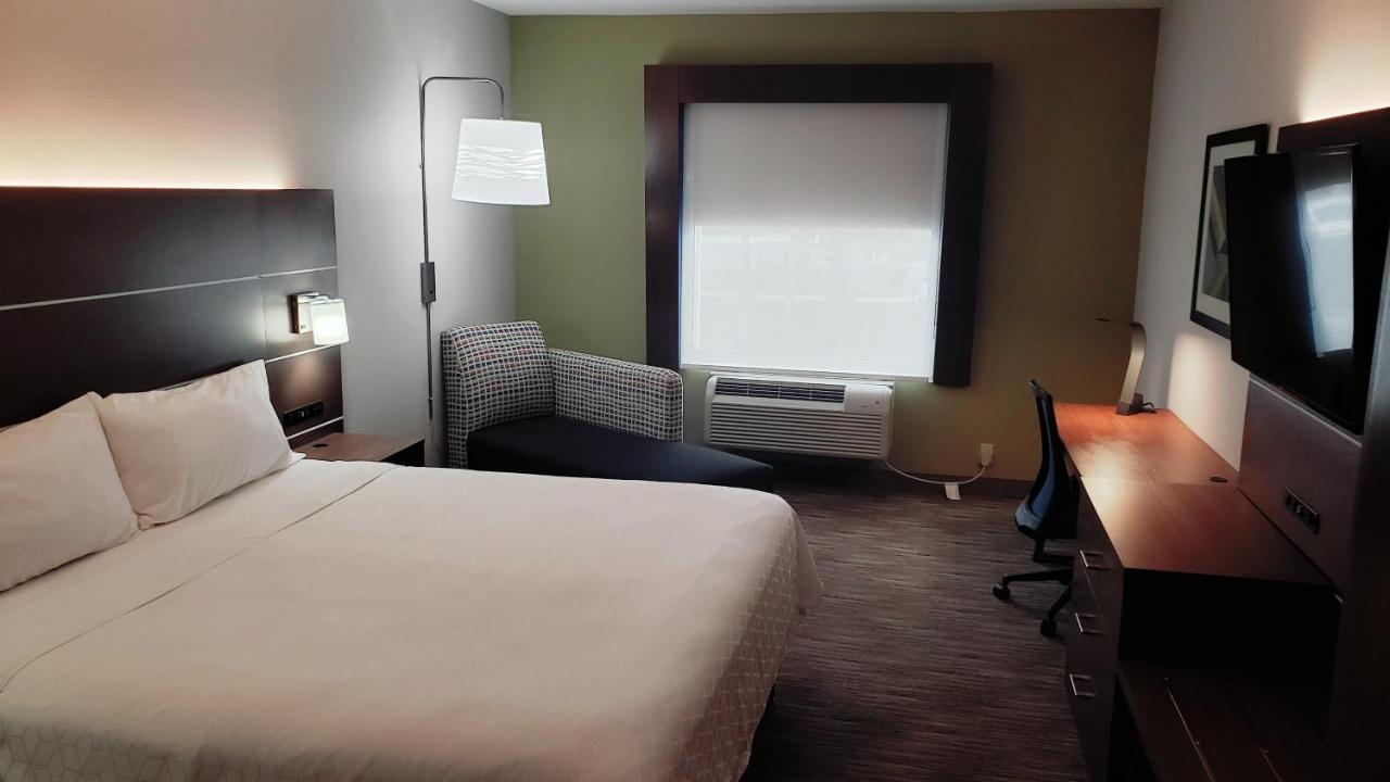 Holiday Inn Express Hotel And Suites Weslaco By Ihg Exterior photo