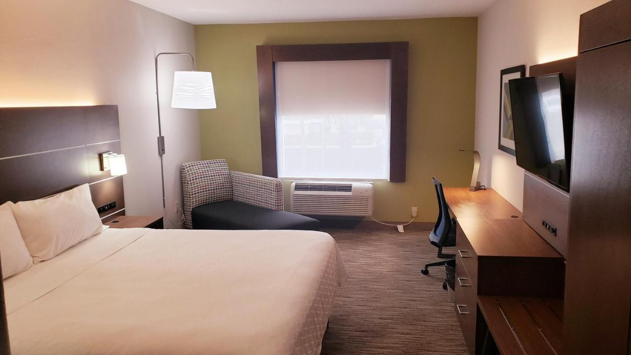 Holiday Inn Express Hotel And Suites Weslaco By Ihg Exterior photo