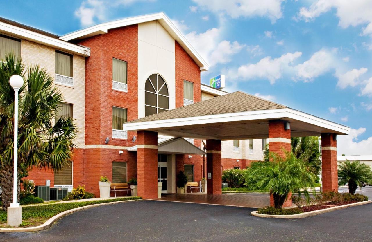 Holiday Inn Express Hotel And Suites Weslaco By Ihg Exterior photo